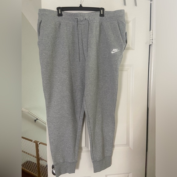 Nike Tech Gray Jogger Sweatpants with Elastic Waistband - Picture 1 of 4